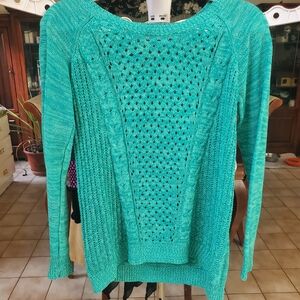 SO Women's Vibrant Teal Crew Neck Sweater